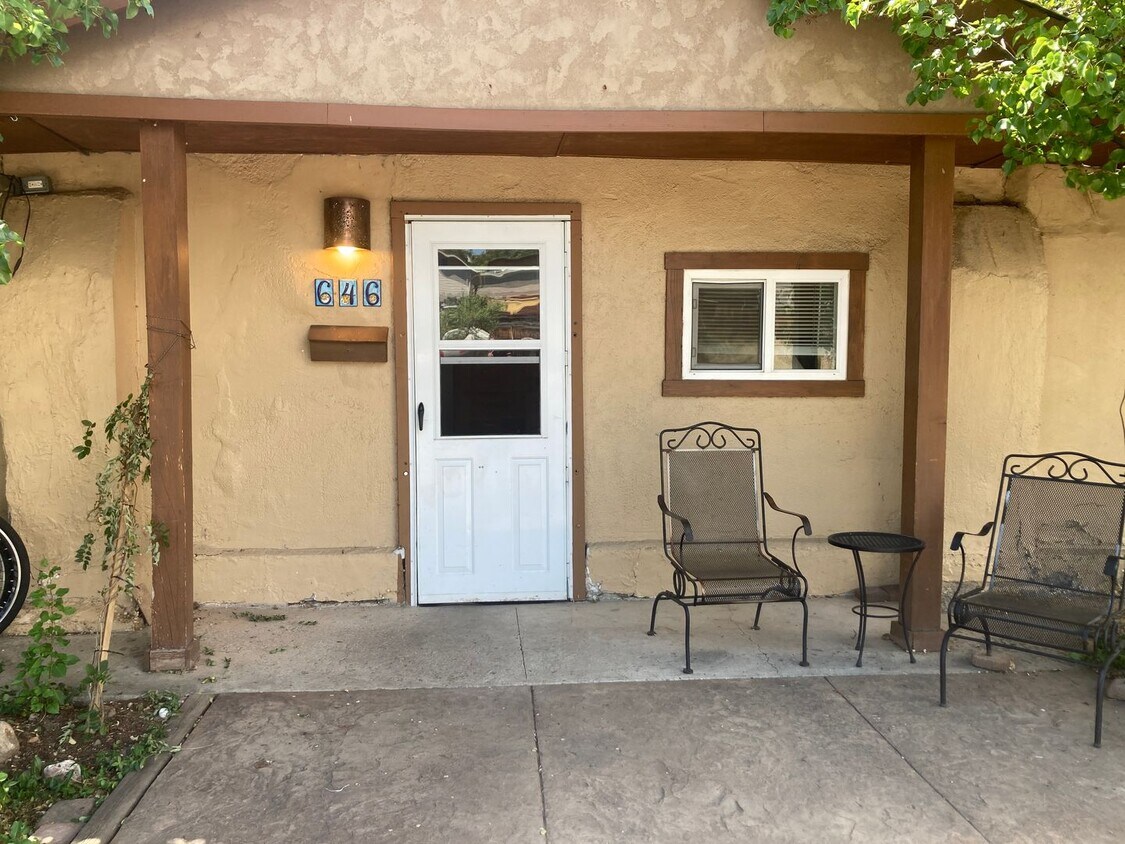Foto principal - Charming 1 Bed / 1 Bath Apartment Near Dow...