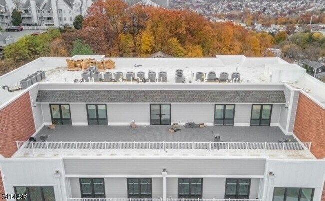 Foto del edificio - 318 Dixon Ave