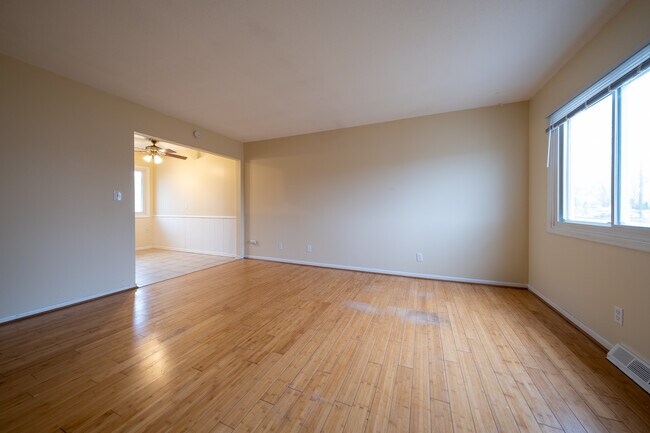 Foto del edificio - 1034 2nd Ave E