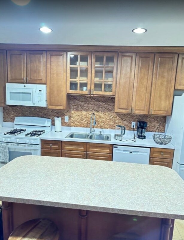 Foto del edificio - 1381 E 87th St