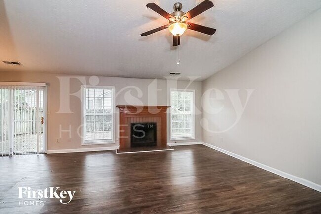 Foto del edificio - 4745 Roswell Mill Dr