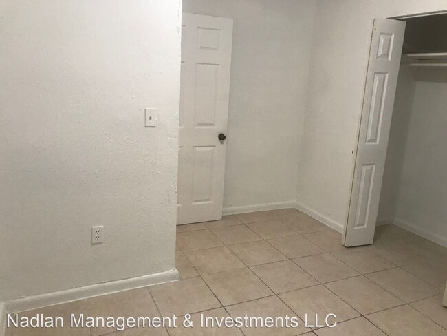 Building Photo - 1117 NW 3rd Ave