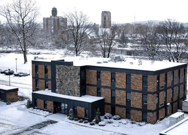 Building Photo - 65 College Ave