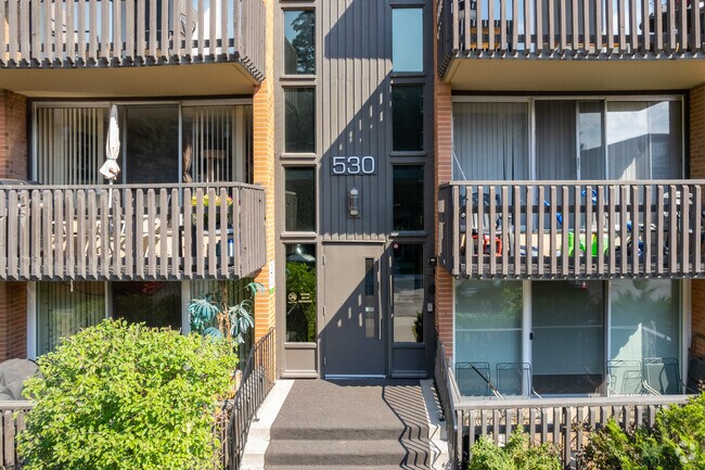 Photo du bâtiment - Chinook Gardens