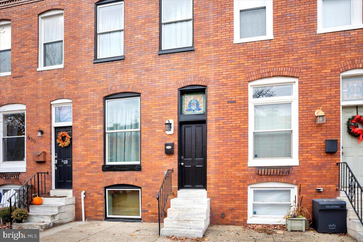 Primary Photo - 628 Grundy St