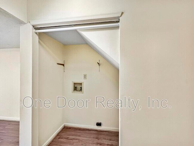Building Photo - 5 Harpoon Ct