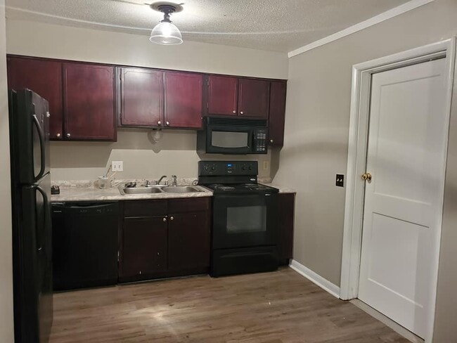 Kitchen - 1765 Tall Pines Cir