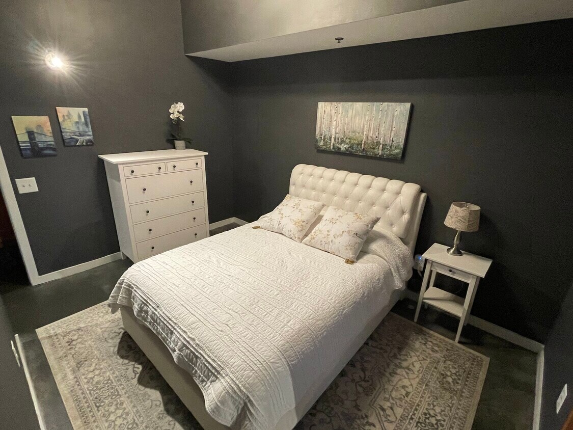 Foto principal - 620 Glen Iris Dr NE