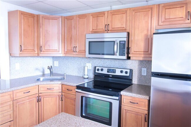 Building Photo - 470 Paradise Isle Blvd