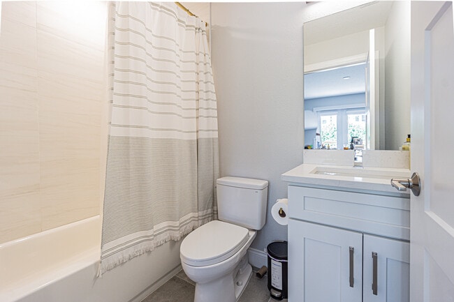 Foto del edificio - 4729 Legacy Park Dr