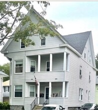 Building Photo - 8 Manor St