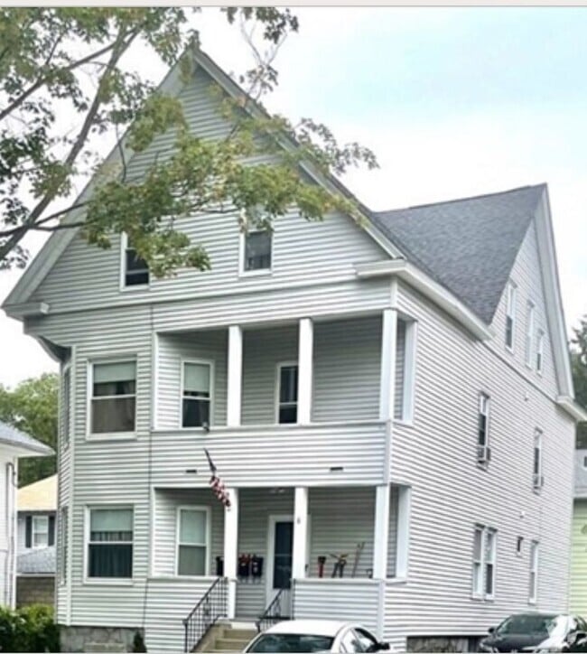 Building Photo - 8 Manor St