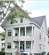Building Photo - 8 Manor St