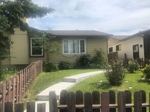 Building Photo - 212 Whitlock Pl NE