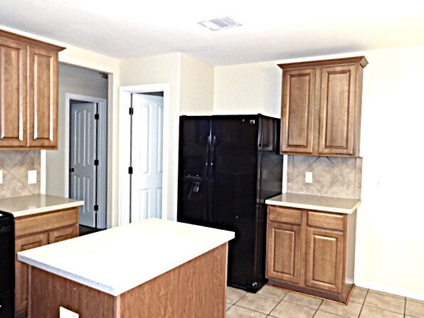 Building Photo - 922 Magnolia Hl
