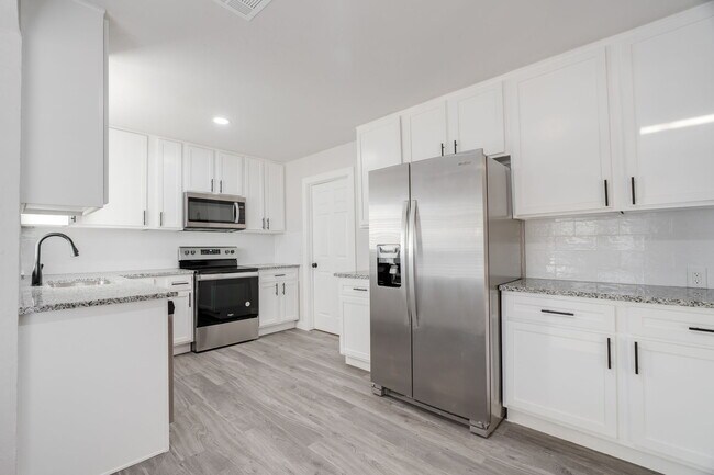 Foto del edificio - 2704 NW 115th St