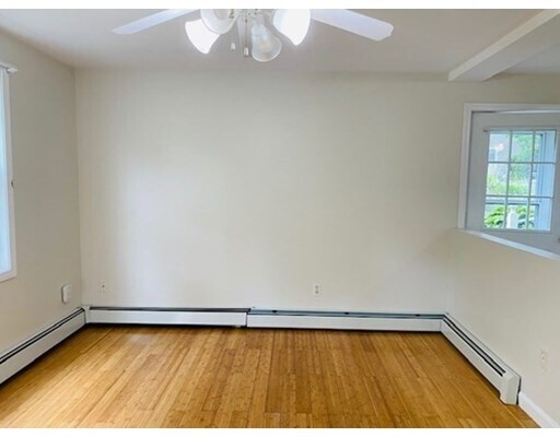 Foto del edificio - 110A Thatcher Rd