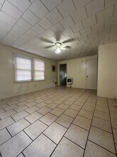 Building Photo - 704 E Thomas St