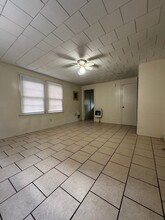 Building Photo - 704 E Thomas St