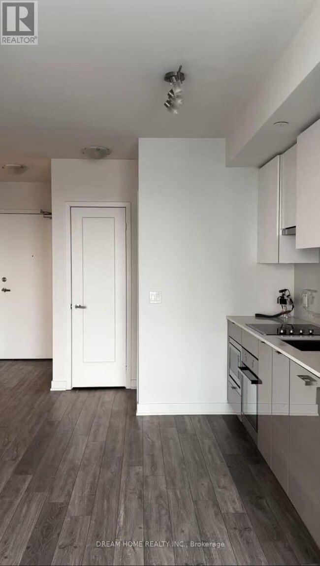 Building Photo - 195 Redpath Ave