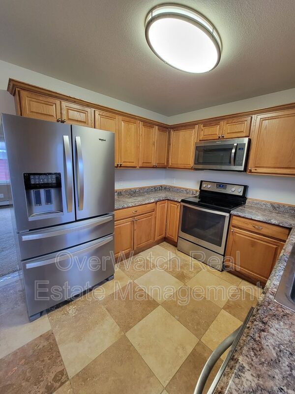 Primary Photo - 825 N Park St