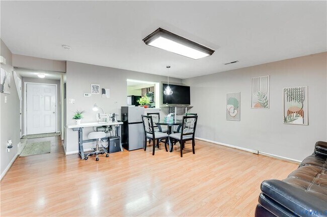 Building Photo - 7720 Pomeroy Ct