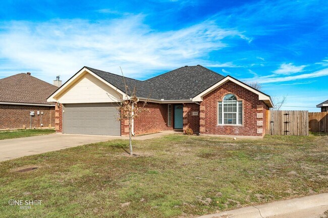 Building Photo - 1410 Tulane Dr