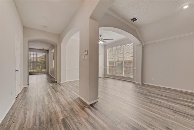 Building Photo - 5909 Meadowcrest Ln