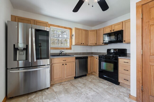Foto del edificio - Fabulous Home near Silk Hope Chatham County - Cabin living close to Shakori