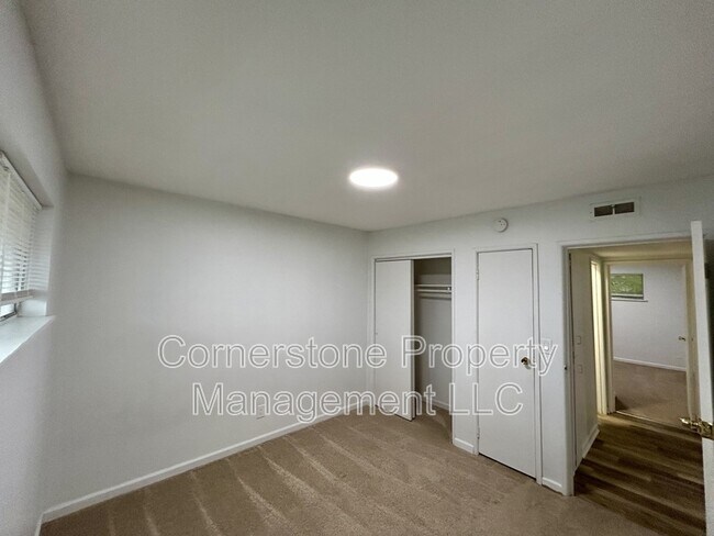 Foto del edificio - 2506 Redbud Ln