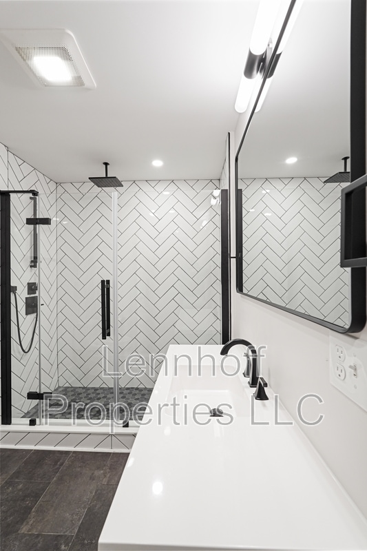 Building Photo - 28 Clark St