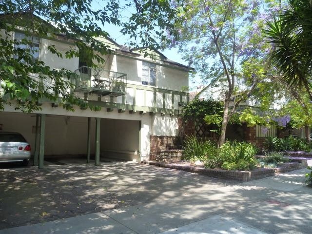 Primary Photo - 1225 1/2 N Sweetzer Ave