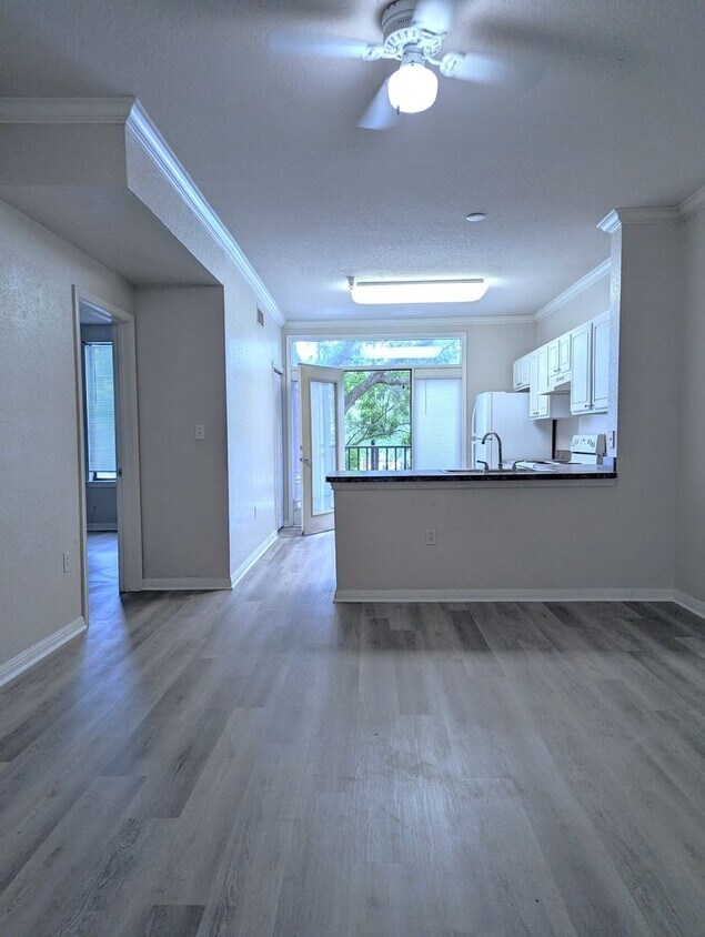Foto principal - 1x1 Open, bright and spacious! 647 square ...