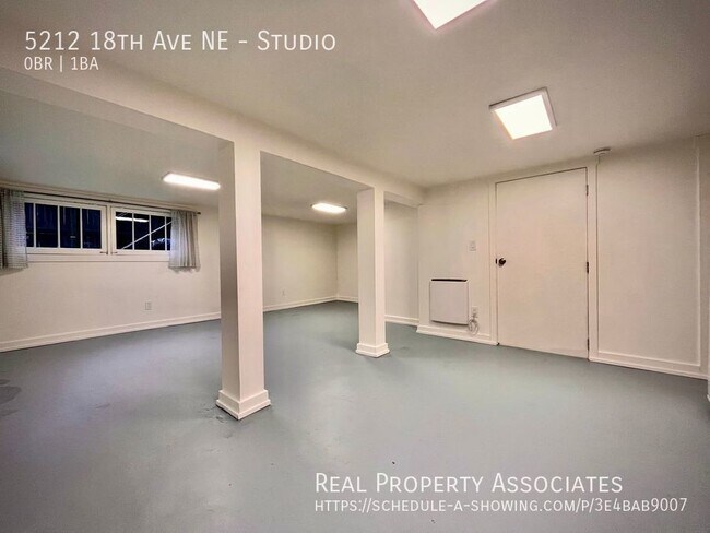 Building Photo - Freshly Remodeled U-District Studio