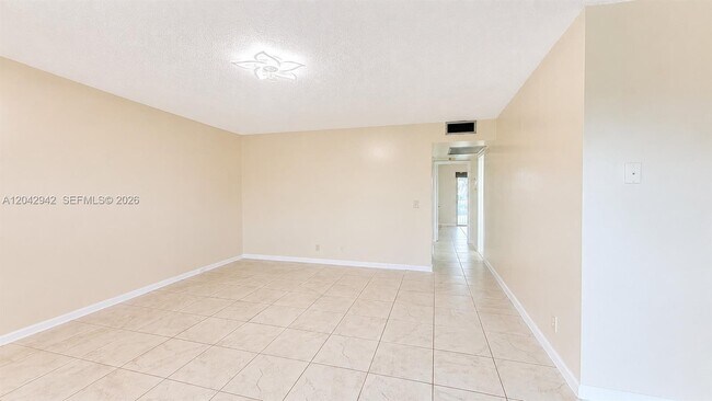 Foto del edificio - 301 SW 135th Ave