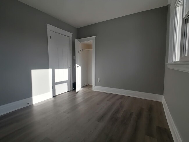 Main room - 147 Connaught Av N