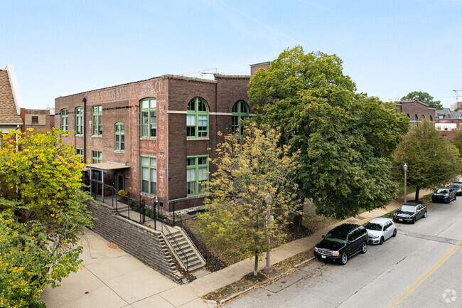 Foto del edificio - Crown Loft Condominiums