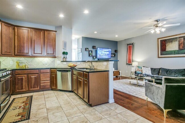 Building Photo - 2521 Jacobson Dr