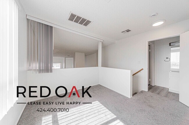 Foto del edificio - 8309 Cedros Ave