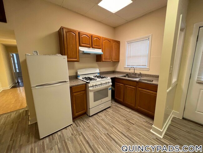Foto del edificio - 185 Thomas E. Burgin Pkwy