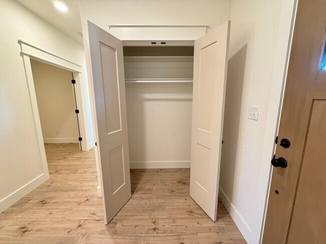 Building Photo - 509 Waggoner Ln