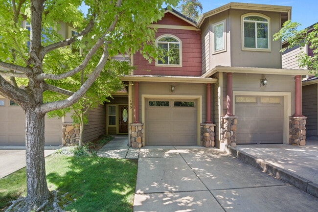 Building Photo - 190 Rivers Edge Dr