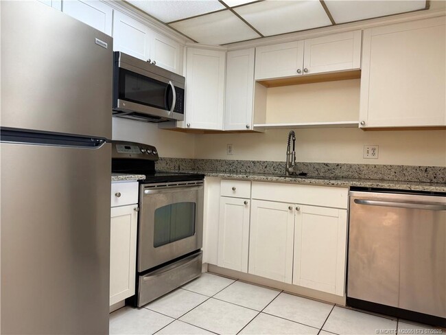 Building Photo - 950 S Kanner Hwy
