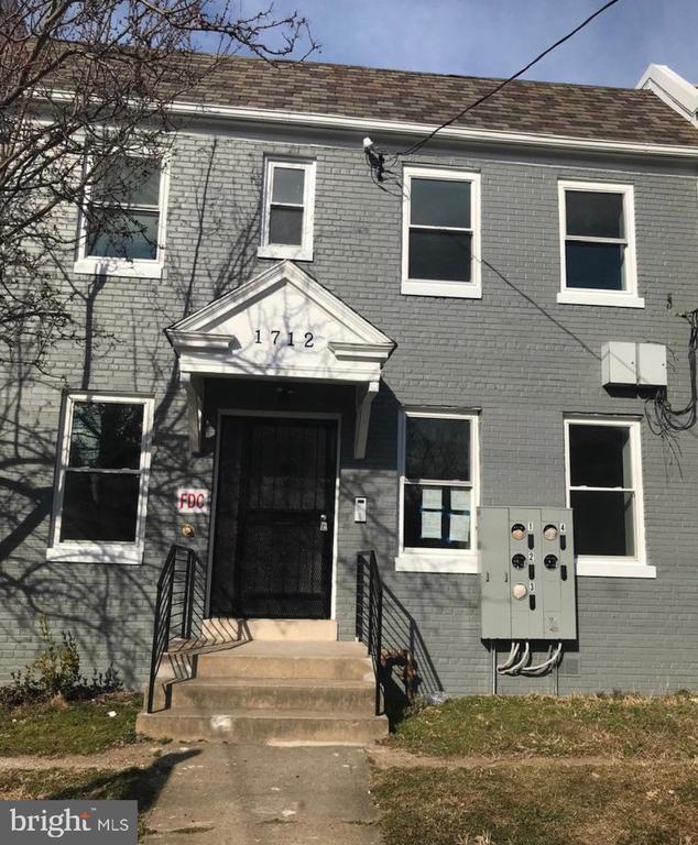 Primary Photo - 1712 R St SE