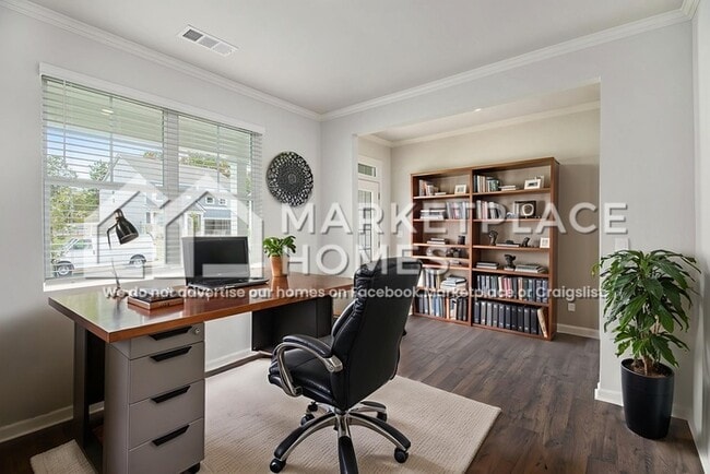 Building Photo - 152 Landsdowne Way SE