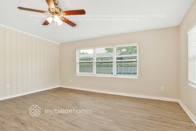 Foto del edificio - 1726 Diamond Dr