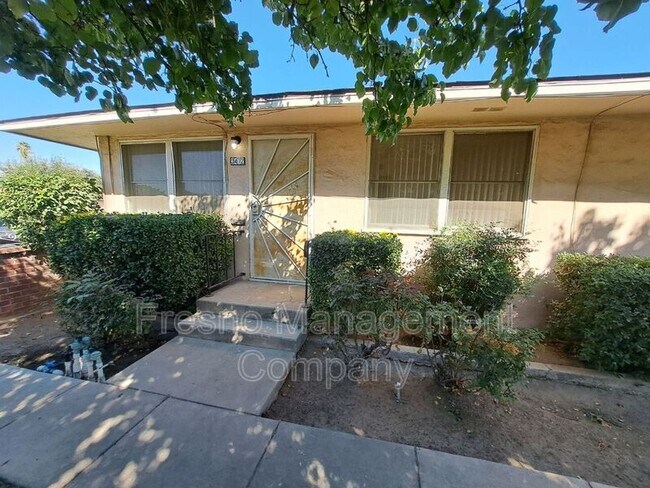 Foto del edificio - 3472 E Clinton Ave