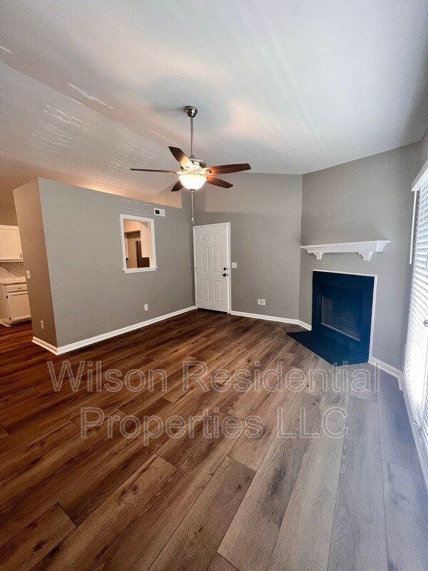 Foto del edificio - 7125 W Friendly Ave