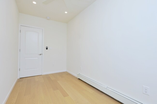Building Photo - 2076 Coyle St
