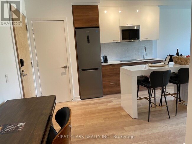 Building Photo - 120 Carrick Trail